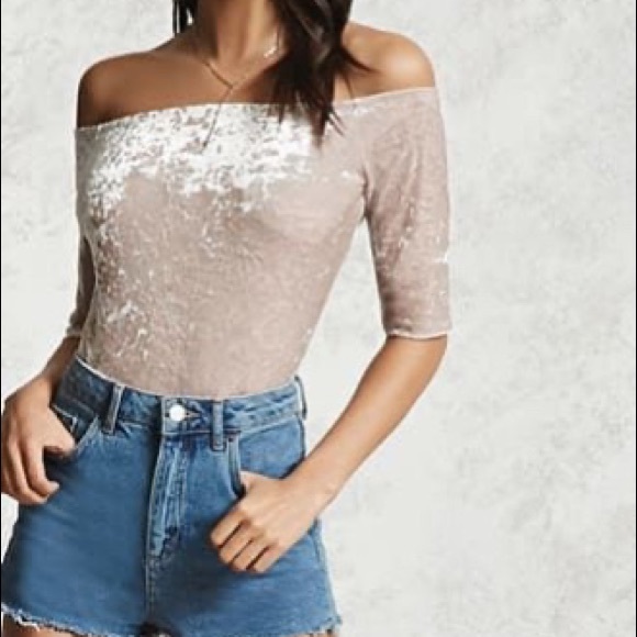 Forever 21 Tops - FOREVER 21 PINK OFF THE SHOULDER VELVET TOP